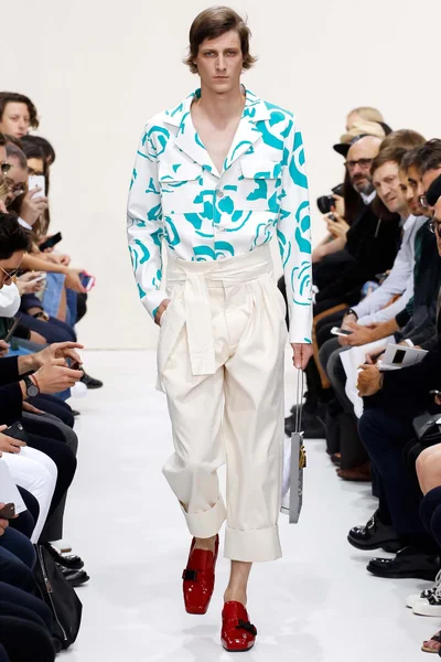 Look 2